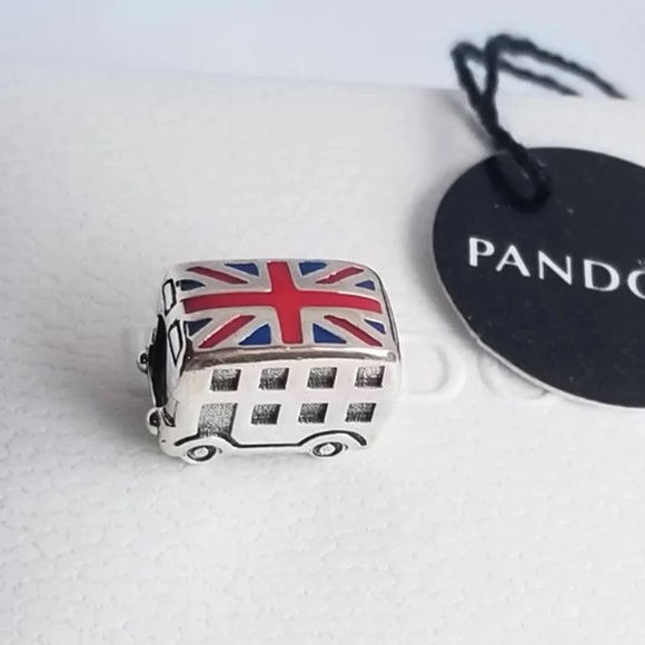 Pandora London Bus England Great Britain Charm in a gift box #233 - Picture 2 of 3